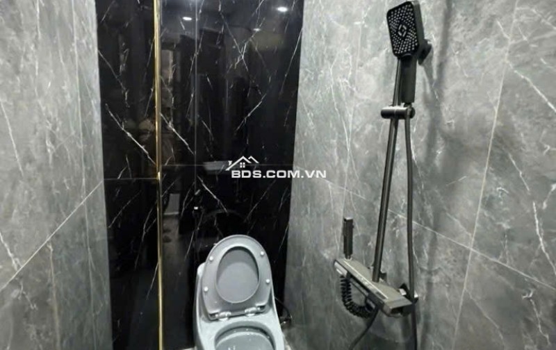 Nhà Góc 2MT KD Hẻm 6m, 20M ra MT Lạc Long Quân 50m2, 3 Tầng. Chỉ 9 tỷ